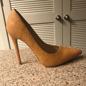 Shoe Republic LA snake skin pumps